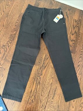 Vuori Men's Cargo Pants in Black
